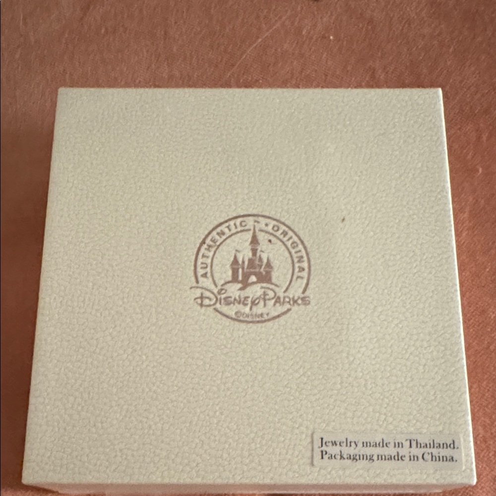 Disney Pandora Bracelet - Disney Parks Castle Clasp - Silver 8.3” - New in Box - Picture 12 of 12